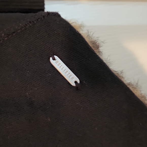 Hollister large faux fur sweater - Picture 2 of 4